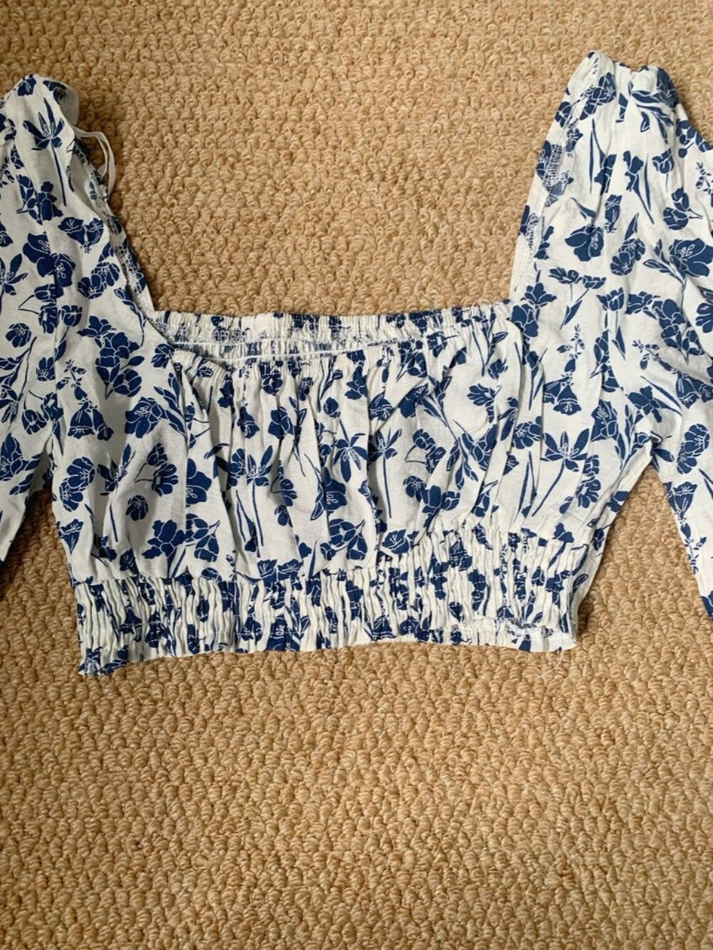 Blue White Floral Puff Sleeve Crop Top Smocked Back Size M - Picture 5 of 6